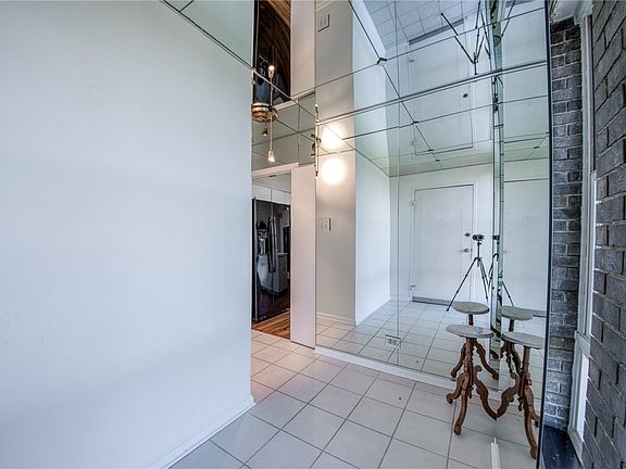 3rd image of 552 N Neville St #Penthouse 2