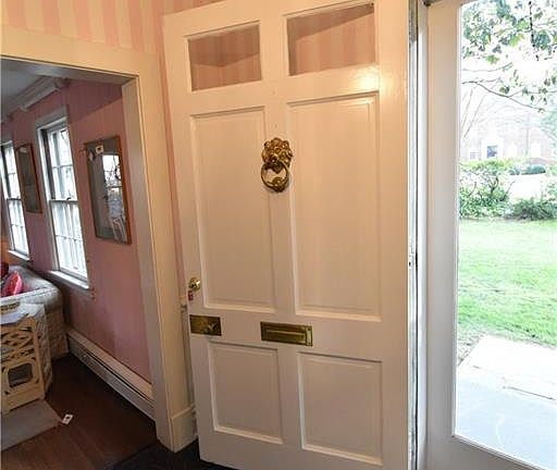 4th image of 5914 Grove Ave