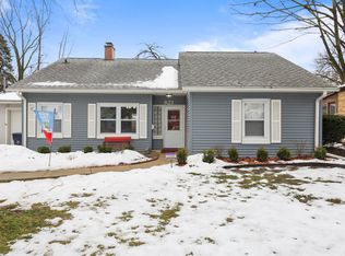 821 Orange St, Elgin, IL 60123