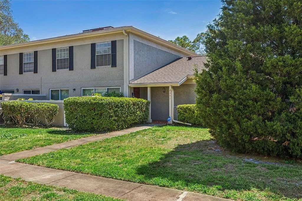 2 bed, 1.5 bath, 1104 sqft, $1,600 — Photo 1