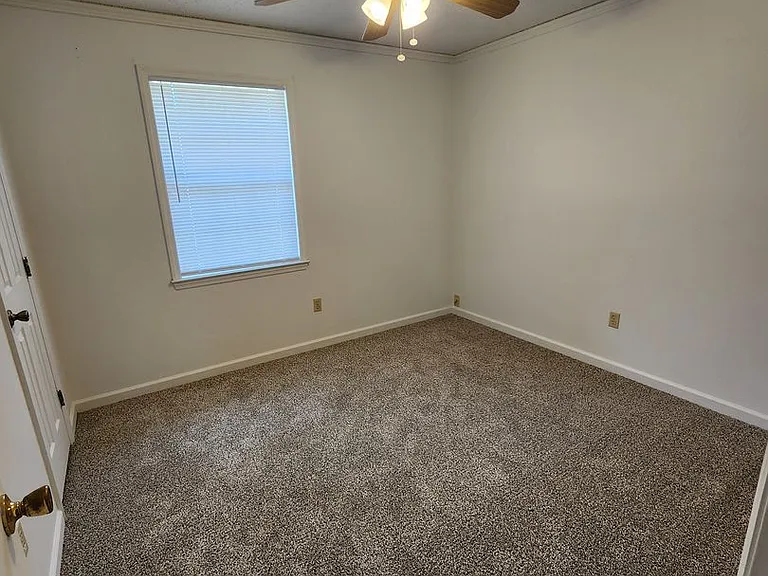 1102 Tomahawk Trl — Photo 13