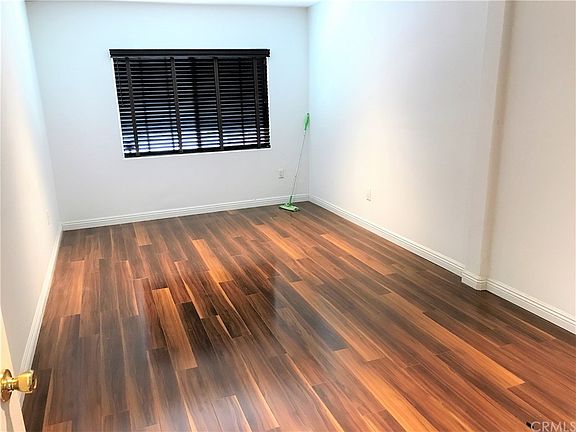 4th image of 16461 Randall Ave