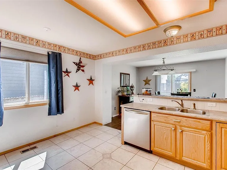 6286 Stagecoach Ave — Photo 9