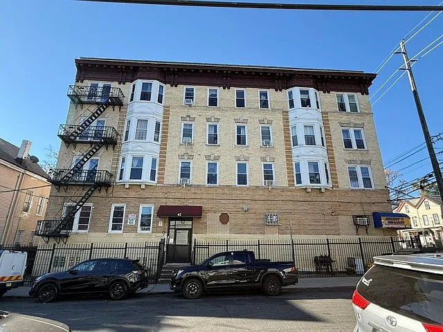 415 Summer Ave