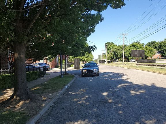 4th image of 1125 E 8th St
