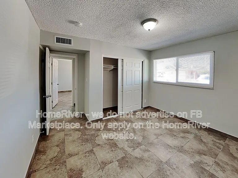 4631 W Claremont St — Photo 17