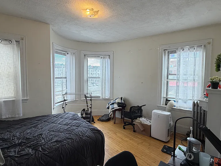 100 Linden St #9 — Photo 4