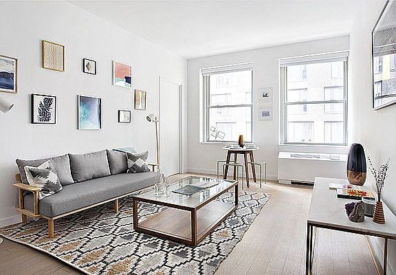 2nd image of 20 Exchange Pl APT 909