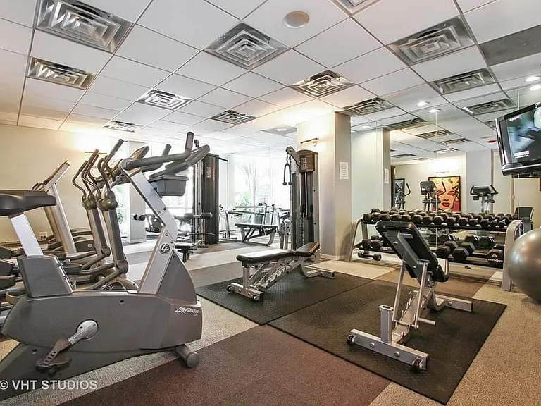 2930 N Sheridan Rd #1307 — Photo 12