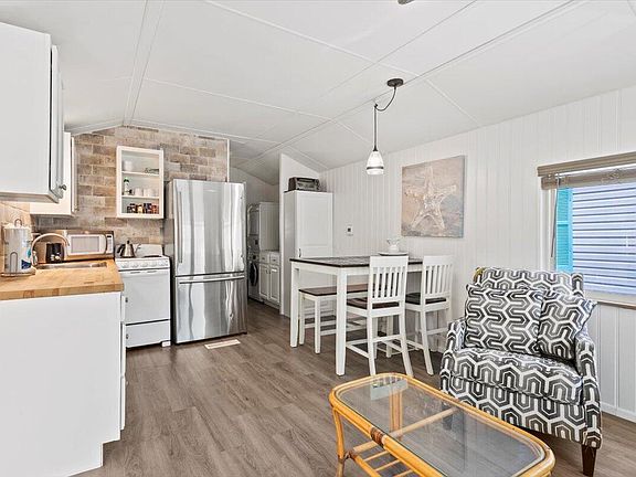 5th image of 1161 Nettles Boulevard