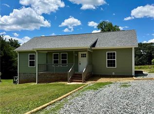 1450 Cross Country Ln, Burlington, NC 27217