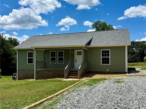 1450 Cross Country Ln, Burlington, NC 27217