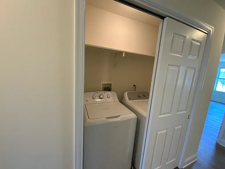225 W 5th Ave — Photo 28
