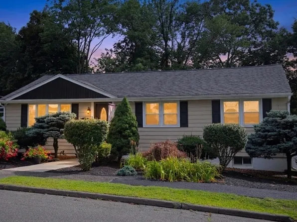 1 Biscayne Ave, Saugus, MA 01906