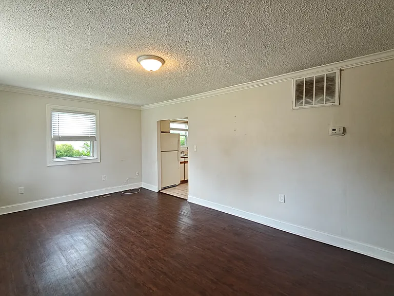 444 Colonial Rd — Photo 11