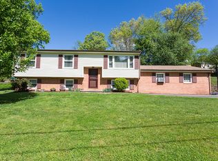 53 White Oak Dr, Blue Ridge, VA 24064
