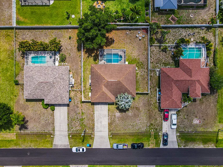 3825 SW 11th Ave — Photo 5
