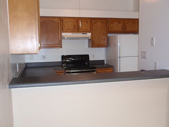 4th image of 105 Andover Ct