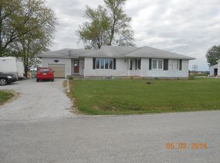 5401 Richfield Rd, Red Bud, IL 62278