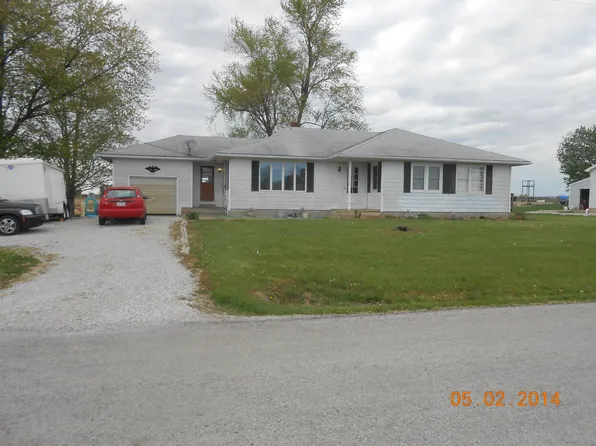 5401 Richfield Rd, Red Bud, IL 62278