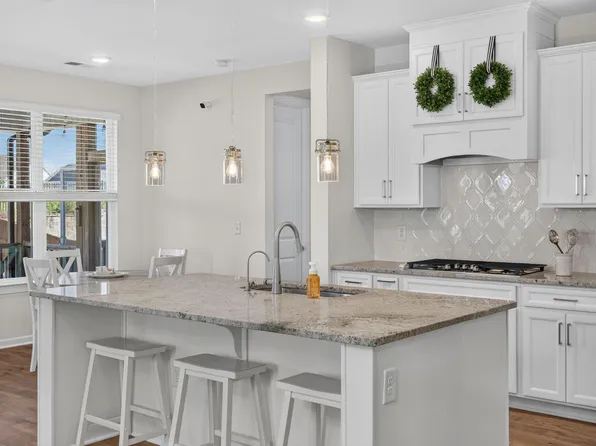 4454 Benton Mill Dr, Fuquay Varina, NC 27526