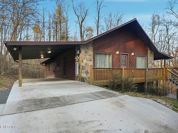 3rd image of 320 Muscadine Ct