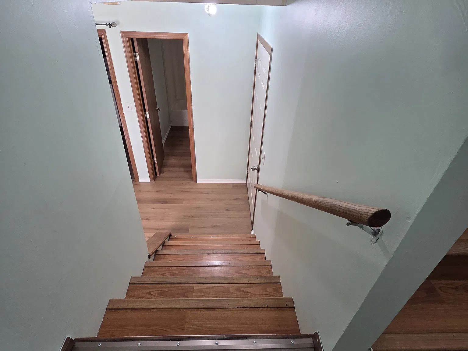 4 bed, $1,900 — Photo 2