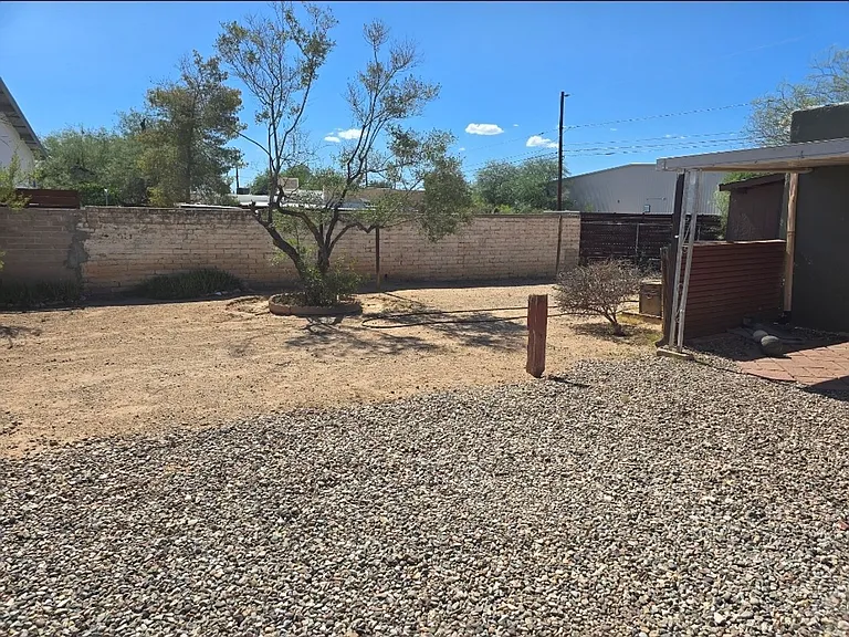 3544 E Presidio Rd #A — Photo 17