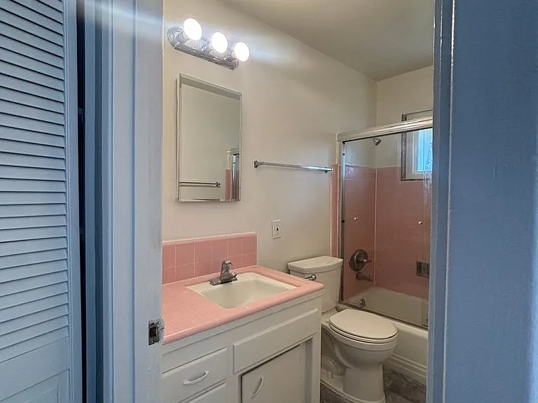 210 Murlagan Ave — Photo 7