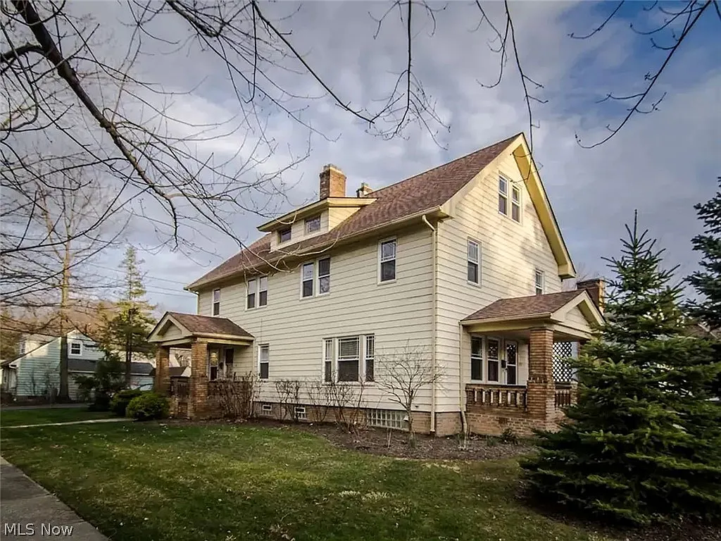 3 bed, 1.5 bath, 1344 sqft, $2,300 — Photo 2
