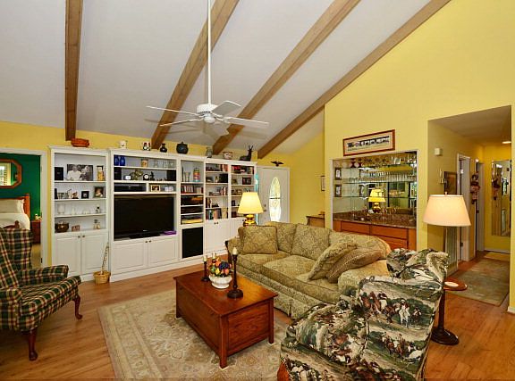 5th image of 102 Vista Trl