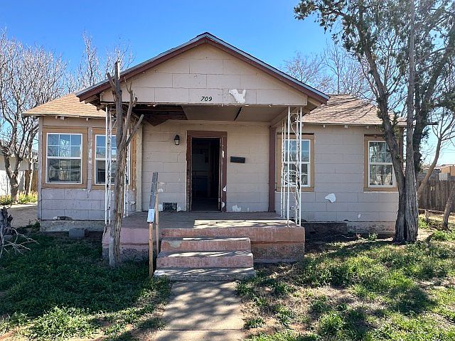 1st image of 709 W 20th St