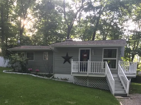 25 Woodland Trl S, Hamburg, NJ 07419