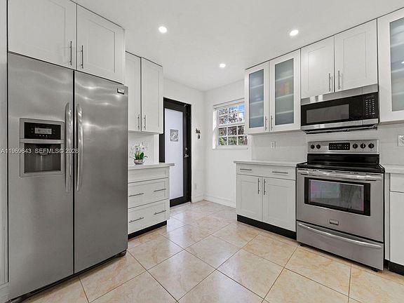 5th image of 3605 SW 122nd Pl #1