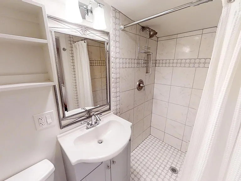 240 West St — Photo 24