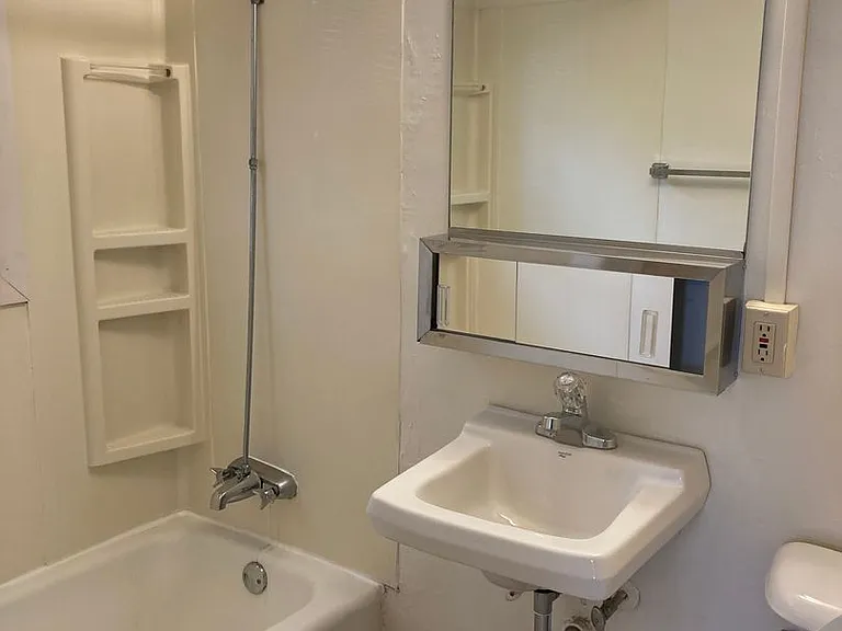 State Street Apartments — Photo 54