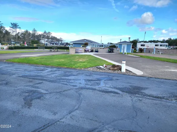 6225 N Coast Hwy #101, Newport, OR 97365