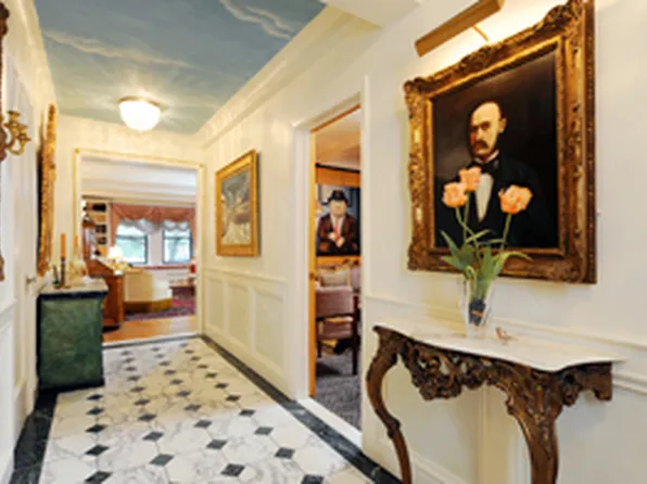 30 Beekman Place image 1 of 5