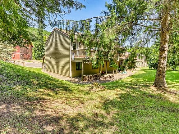4th image of 10 Creekside Vlg
