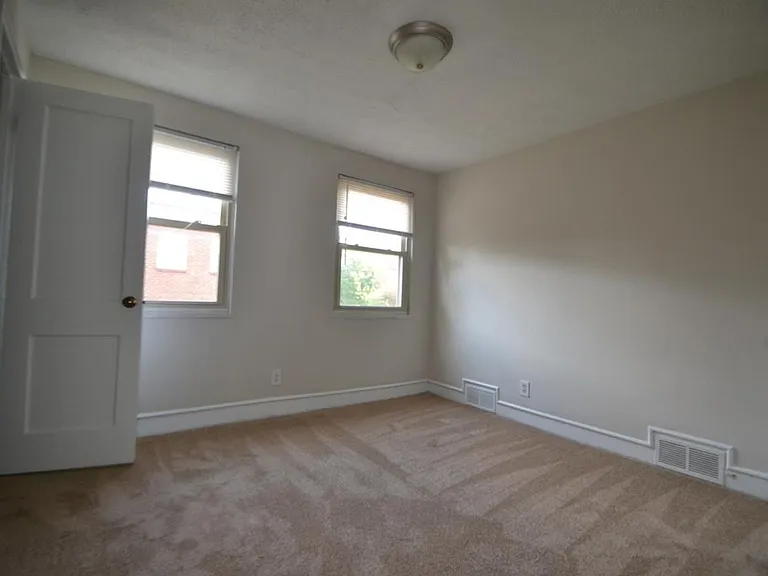 Mulberry Apartments — Photo 9