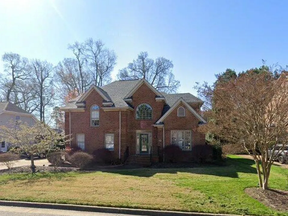 305 Fairway Ln