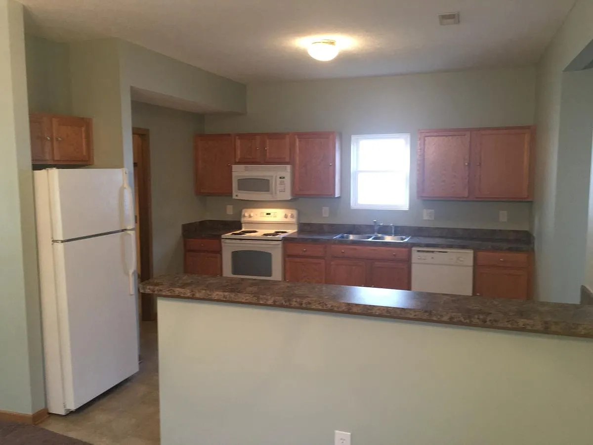 618 White Rock Street — Photo 3