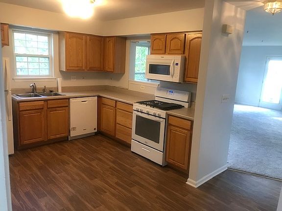 2nd image of 1411 Wesley Ct