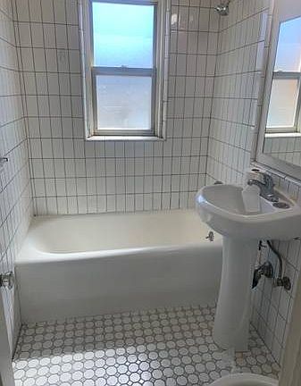 5th image of 760 N Hoover St #208 & 302