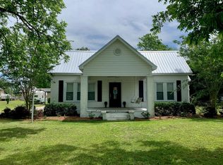 305 S 2nd Ave, Hartford, AL 36344