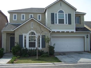 4087 W Pear Tree Ln, Fresno, CA 93722