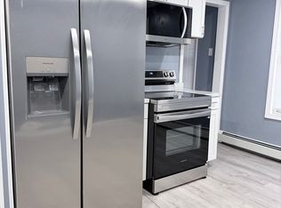 143 Cambridge St APT 2, Worcester, MA 01603