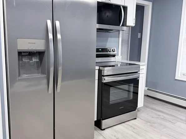 143 Cambridge St APT 2, Worcester, MA 01603