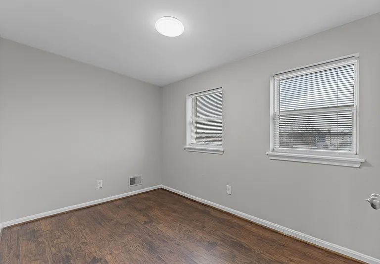 209 N Patterson Park Ave — Photo 11