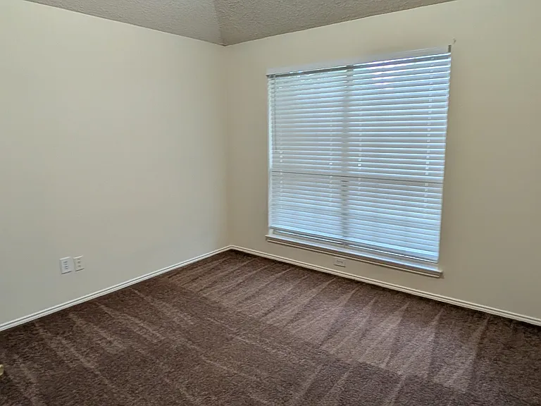 10610 Nashville Dr — Photo 10